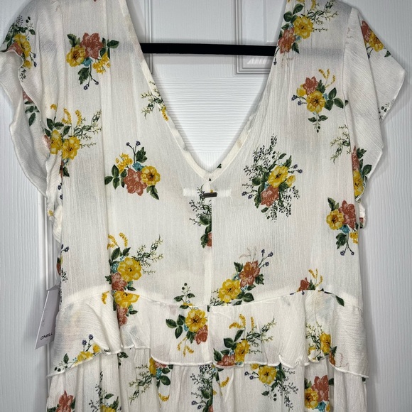NWT O’Neill Floral Blouse - Picture 3 of 9